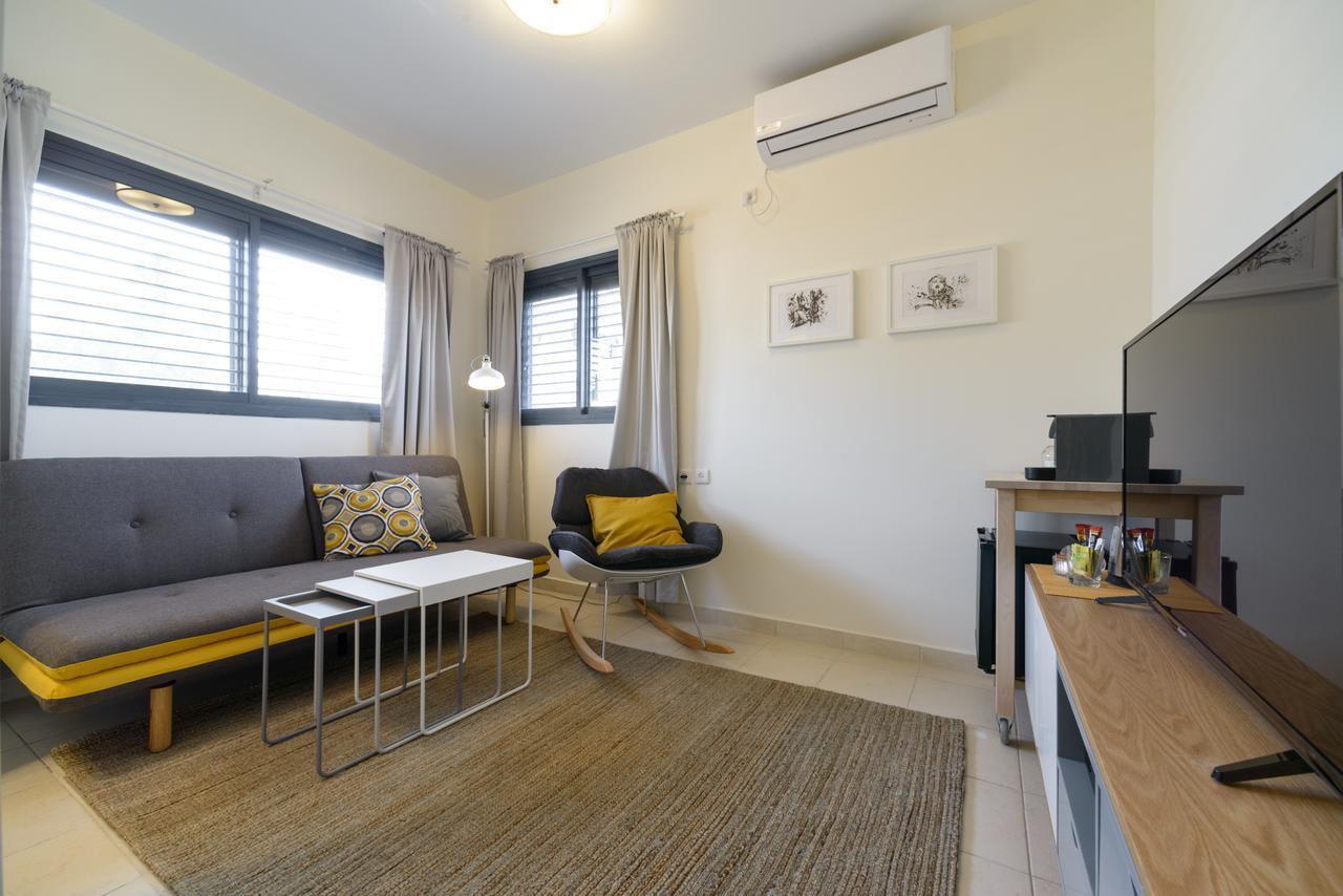 Luka 15 - By Beach Apartments Tlv Tel Aviv Esterno foto